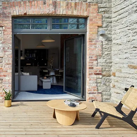 Appartamento High Ceiling Loft With Its Own Backyard And A Terrace Reval