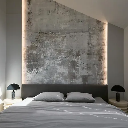 High Ceiling Loft With Its Own Backyard And A Terrace Tallin
