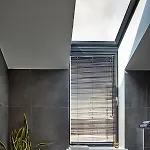 High Ceiling Loft With Its Own Backyard And A Terrace